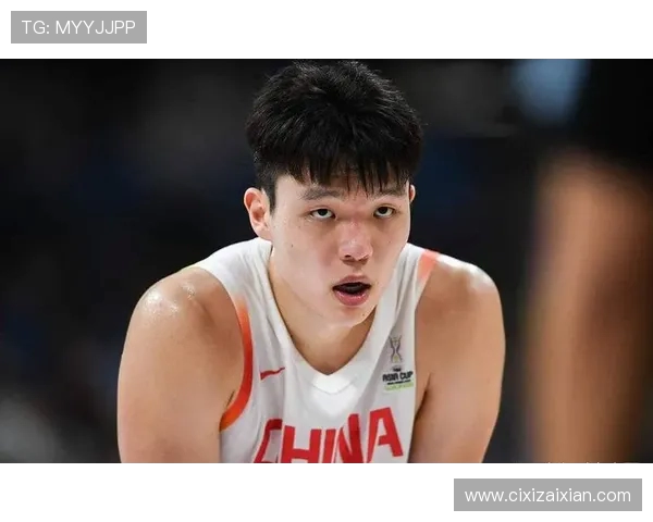 探秘顶级篮球运动员成长之路与赛场辉煌瞬间全景呈现非凡风采魅力