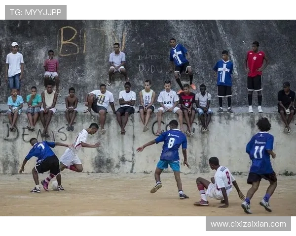 足球明星成长之路：从街头少年到世界足坛传奇的奋斗历程