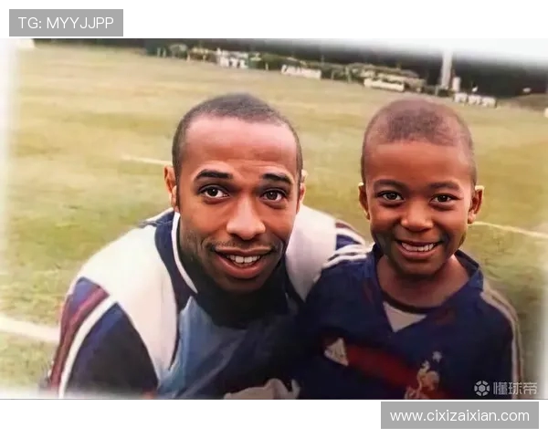 姆巴佩：从天才少年到足球巨星的华丽转身与未来展望